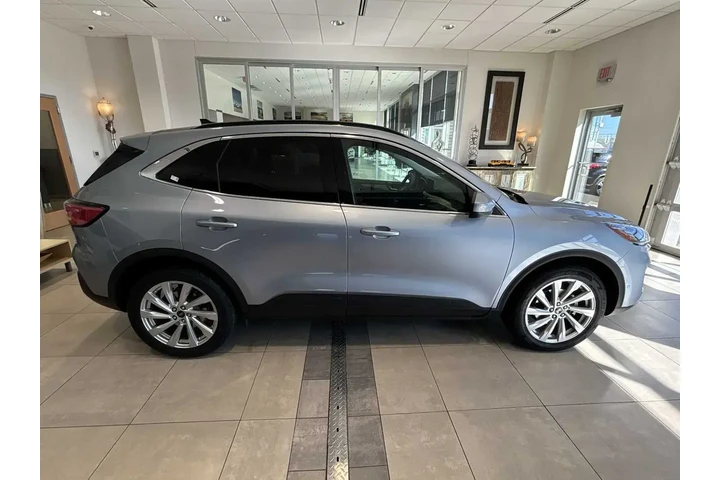 $27218 : Ford Escape Hybrid 2022 AWD image 2