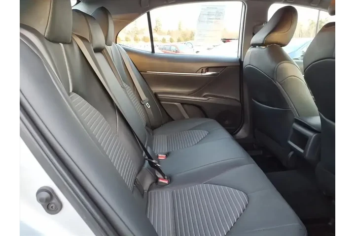 $22652 : Toyota Camry 2022 AWD SE 4dr image 6