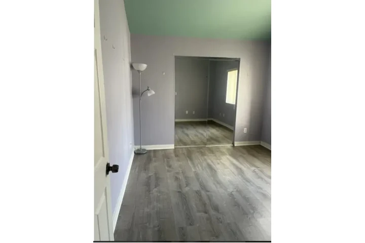 $800 : $ 800 Huntington Park image 2