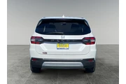 $36598 : Honda Pilot 2023 EX-L 4dr SU thumbnail