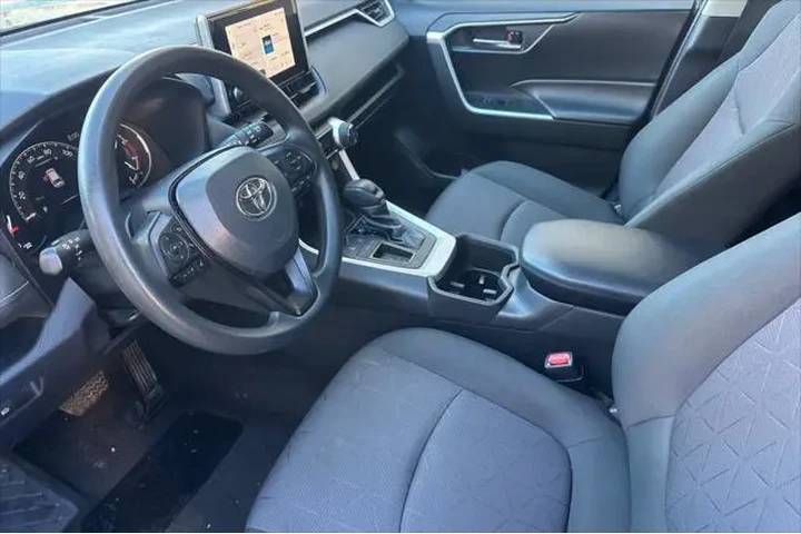 $23990 : Toyota RAV4 2023 XLE 4dr SUV image 10