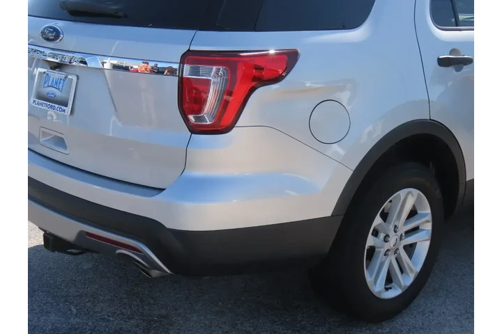 $13999 : Ford Explorer 2017 Base 4dr image 10