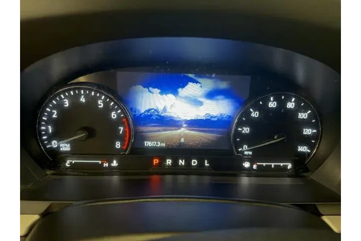 $30990 : Ford Explorer 2023 AWD XLT 4 image 6