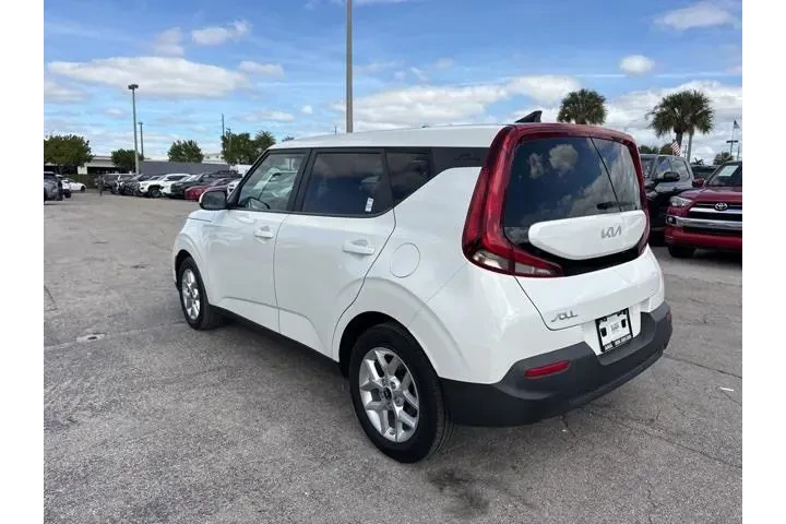 $14988 : Kia Soul 2022 image 5