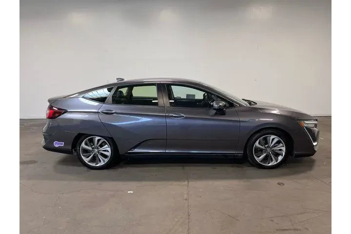 $16927 : Honda Clarity Plug-In Hybrid image 2