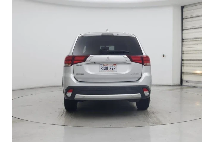 $14998 : Mitsubishi Outlander 2018 ES image 6
