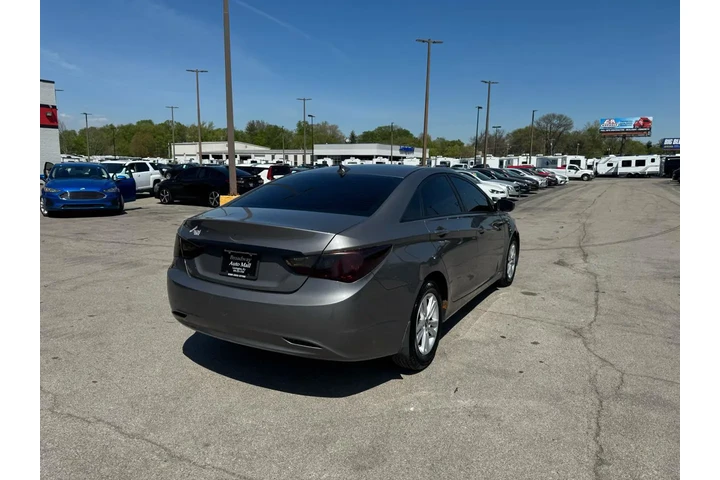 2013 Sonata 4dr Sdn 2.4L Auto image 2