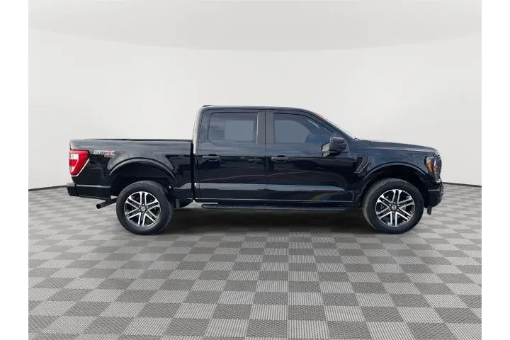 $33030 : Ford F-150 2023 4x4 XL 4dr S image 8