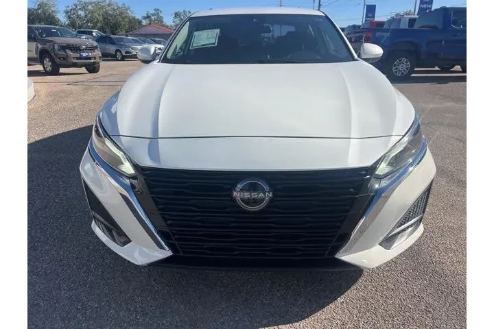 $19995 : Nissan Altima 2023 2.5 SV 4d image 3