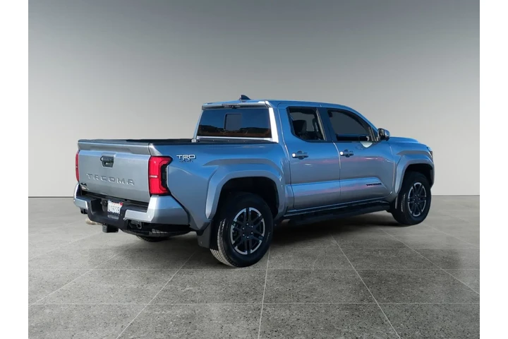 $39755 : Toyota Tacoma 2024 4x4 TRD O image 5