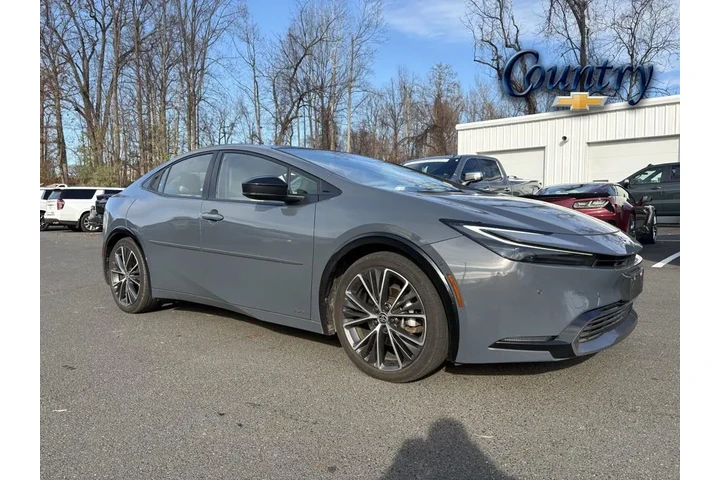 $28999 : Toyota Prius 2023 AWD Limite image 1