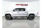 $28975 : Toyota Tundra 2016 4x4 SR5 4 thumbnail