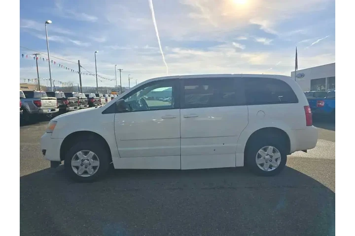$4999 : Dodge Grand Caravan 2010 SE image 2