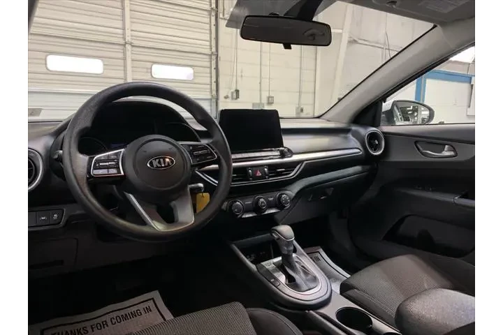 $18789 : Kia Forte 2020 FE 4dr Sedan image 4