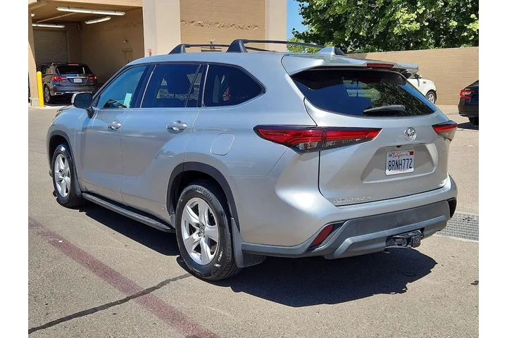 $27998 : Toyota Highlander 2020 LE 4d image 7