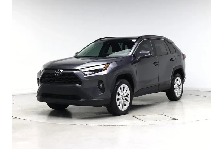 $26998 : Toyota RAV4 2023 XLE Premium image 4