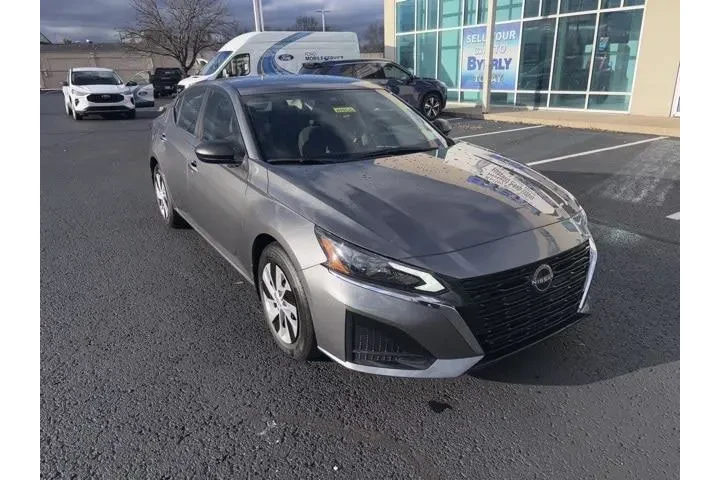 $21995 : Nissan Altima 2024 2.5 S 4dr image 2