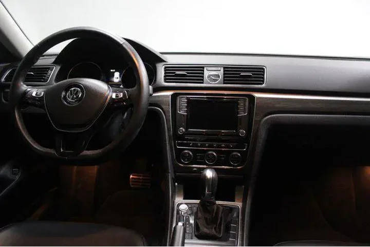 $20983 : Volkswagen Passat 2017 1.8T image 2