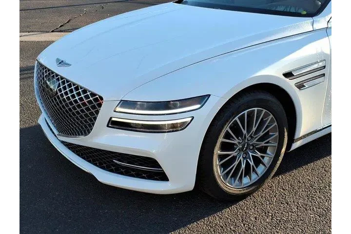 $27900 : Genesis G80 2023 AWD 2.5T 4d image 7