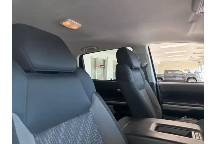 $29977 : Toyota Tundra 2018 4x2 SR5 4 image 9