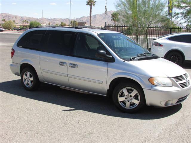 $5995 : 2005 Grand Caravan SXT image 3