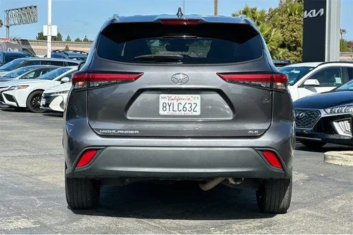 $30063 : Toyota Highlander 2022 XLE 4 image 5