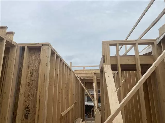 House framing image 2