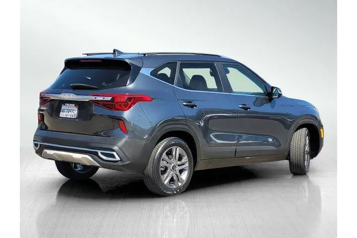 $19994 : Kia Seltos 2023 S 4dr SUV image 4