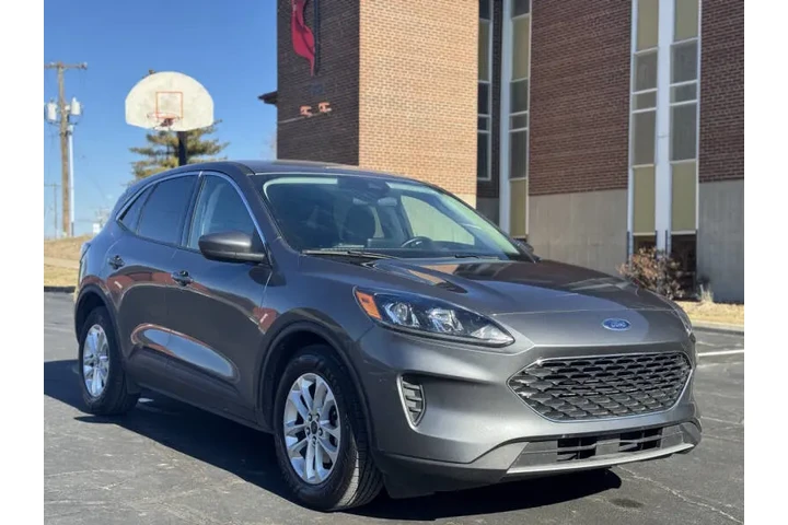 $8999 : 2021 Escape SE image 3