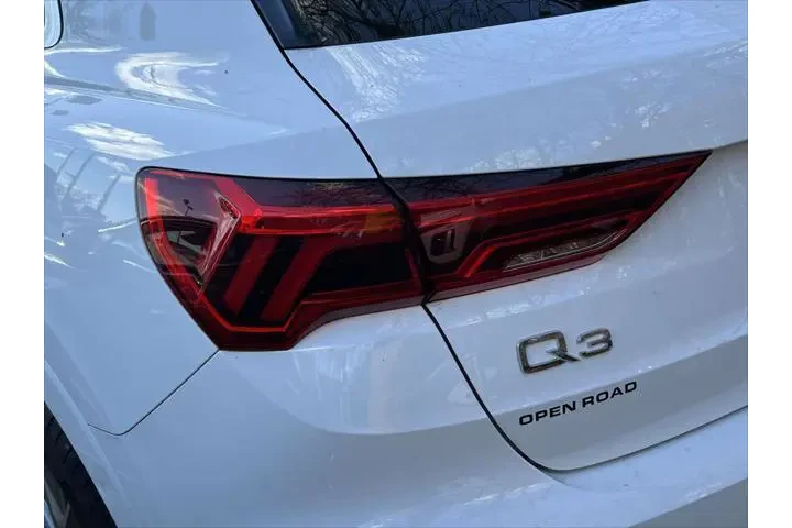 $28599 : Audi Q3 2023 AWD quattro S l image 7