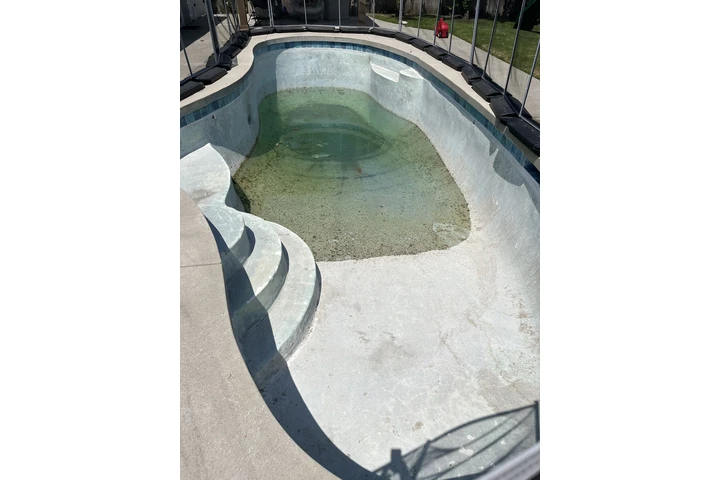 Tenorio pool service image 3