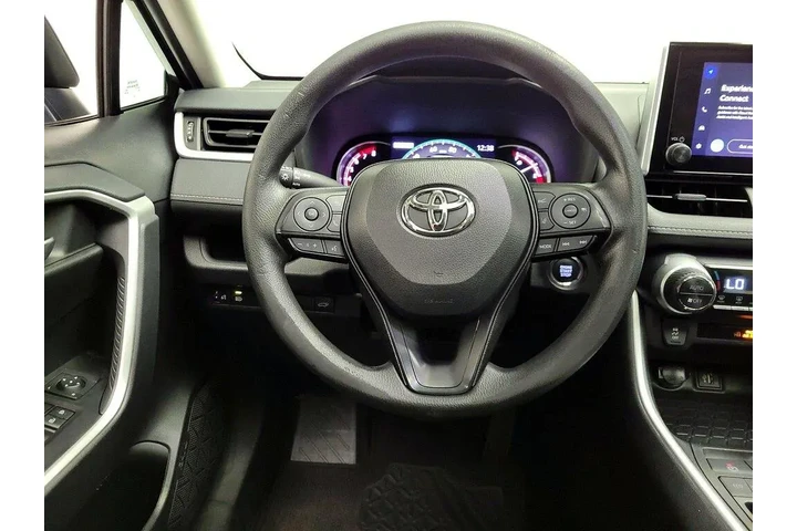 $28998 : Toyota RAV4 2024 XLE 4dr SUV image 10