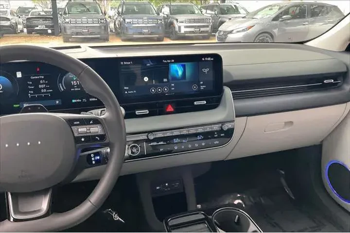 $39427 : Hyundai IONIQ 5 2025 Limited image 6