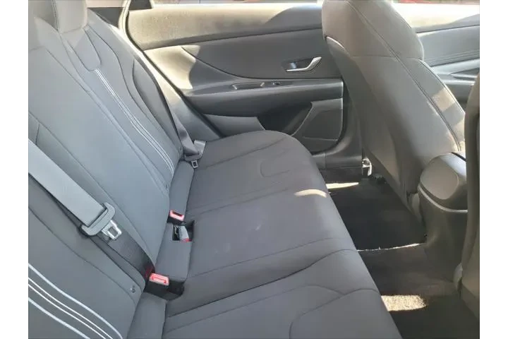 $19500 : Hyundai ELANTRA 2023 SEL 4dr image 6