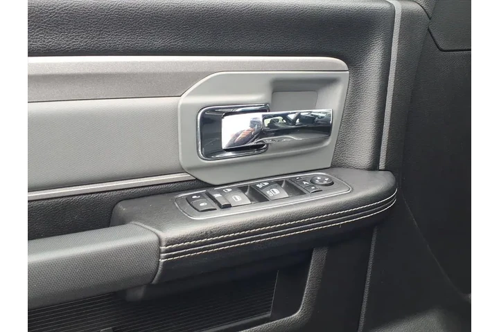 $38900 : Ram 2500 2018 4x4 Power Wago image 4