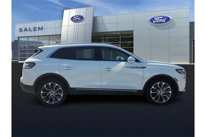 $31995 : Lincoln Nautilus 2022 AWD Re image 2