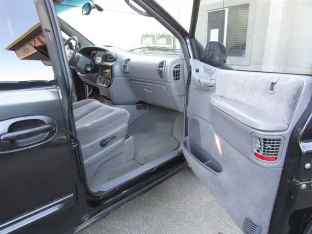 $4995 : 2000 Grand Caravan ES image 7