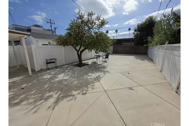$1700 : 3 habitaciones, 2 baños, North image 5