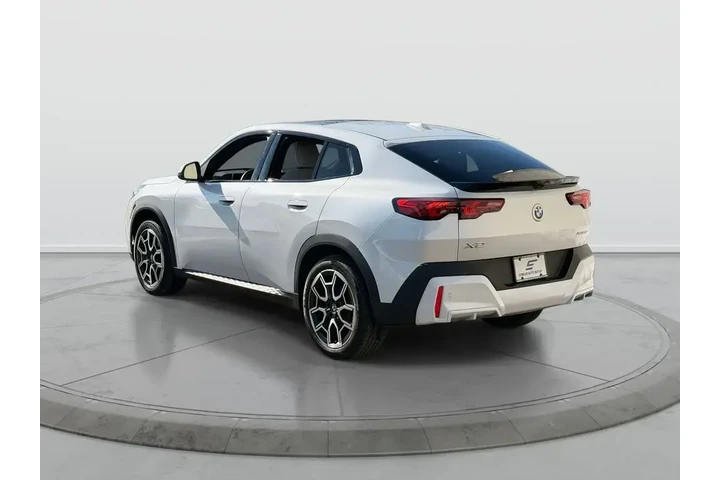 $39272 : BMW X2 2026 AWD xDrive28i 4d image 5
