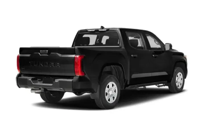 $37586 : Toyota Tundra 2023 4x4 SR 4d image 3