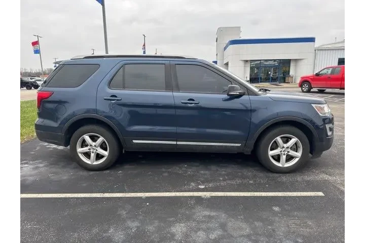 $12500 : Ford Explorer 2017 AWD XLT 4 image 4