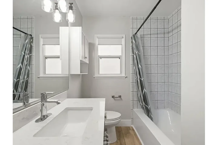 $2450 : 3Bed 2Bath Home in Los Angeles image 9
