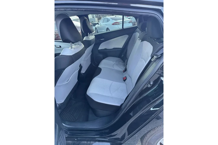 $12500 : 2018 Toyota Prius Two Hatchbac image 3