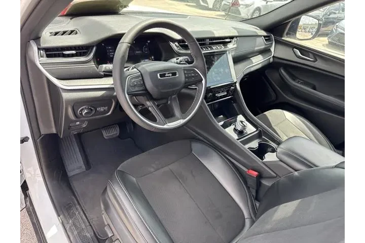 $37988 : Jeep Grand Cherokee 2024 4x4 image 10