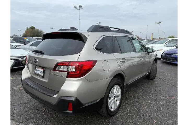 $17462 : Subaru Outback 2018 AWD 2.5i image 7