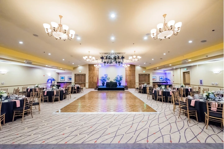 Venue with room for 250 guests image 2