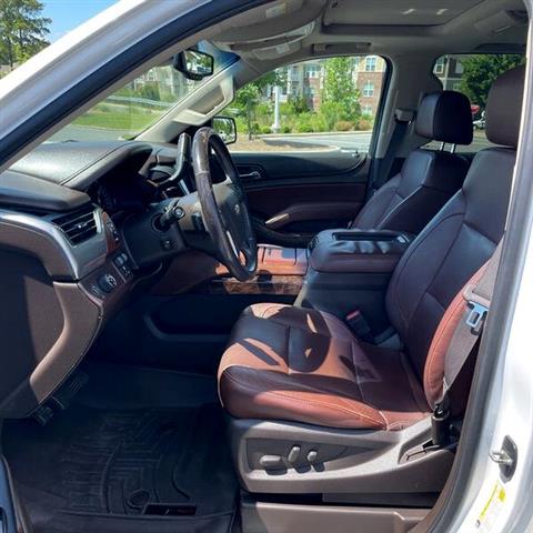 2015 Suburban LTZ 2WD image 8