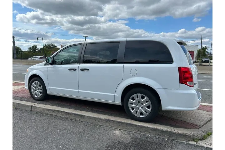 $12995 : 2019 Grand Caravan SE image 7