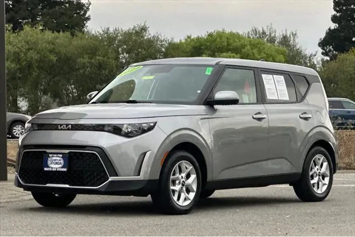 $16990 : Kia Soul 2024 LX 4dr Crossov image 8