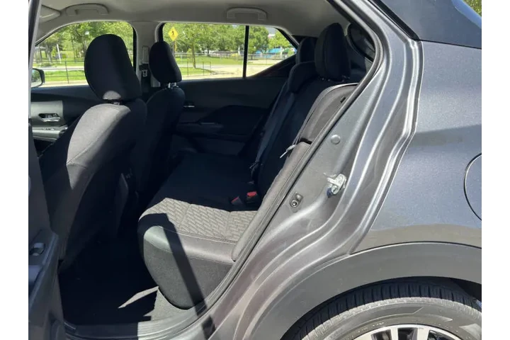 $10500 : 2023 Kicks SV image 10